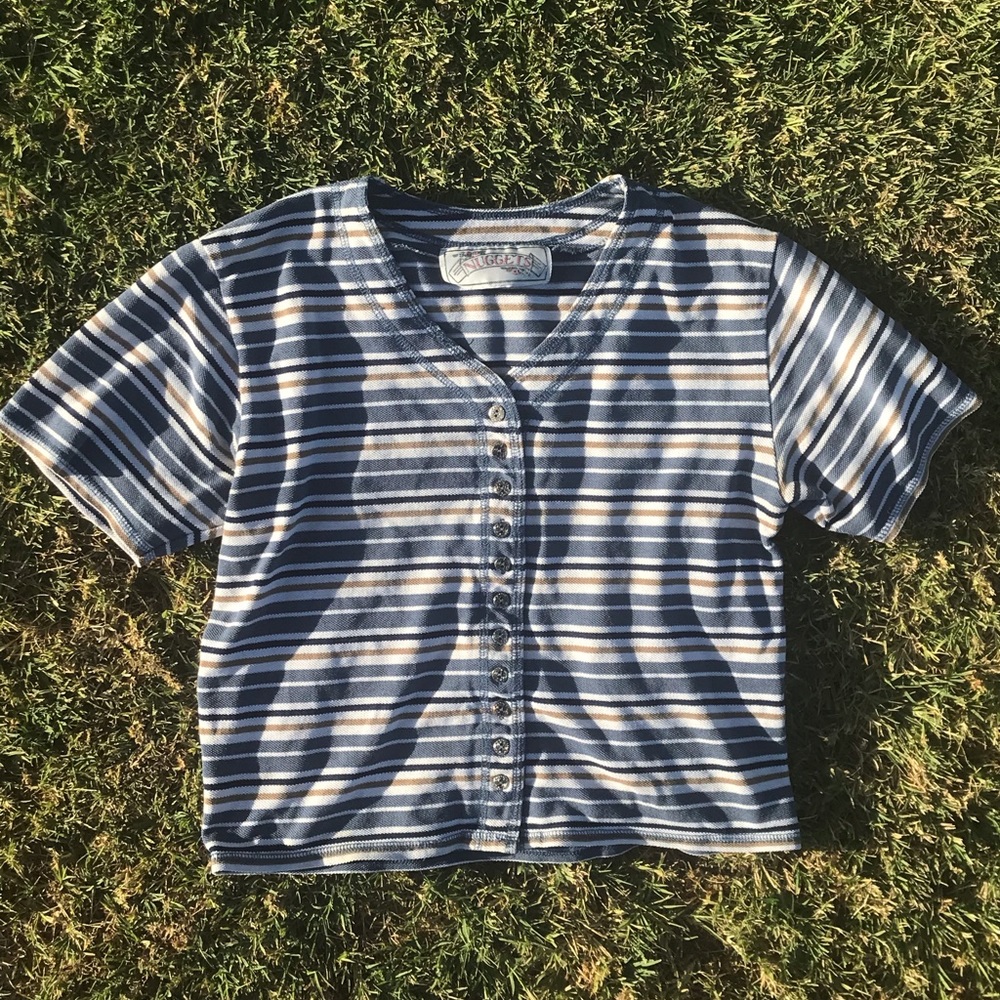 ✨5/$14 Vintage Striped Buttoned Semi Cropped Top